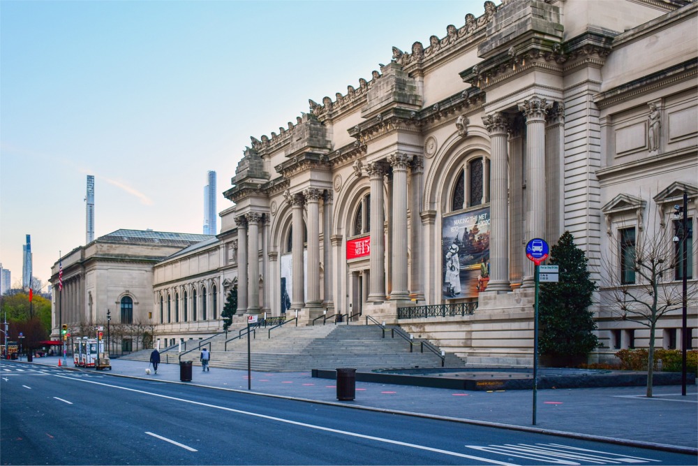 This photograph shows the Fifth Avenue facade of The Metropolitan Museum of Art in New York City.