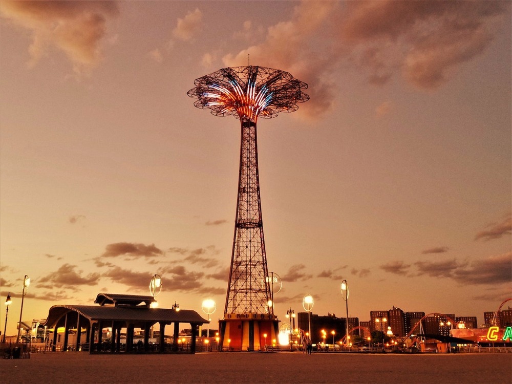 Coney Island Parachute Jump Tower, New York.