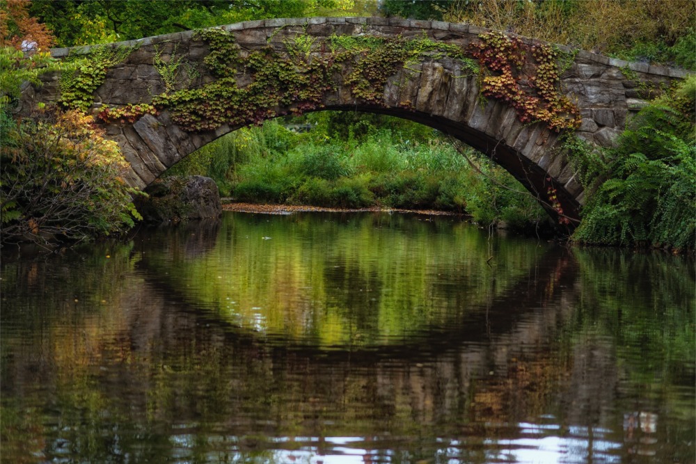Gapstow Bridge, Central Park, Manhattan, New York City.