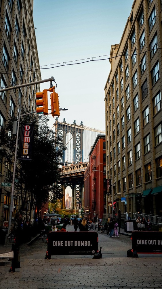 Manhattan Bridge Pier, New York.